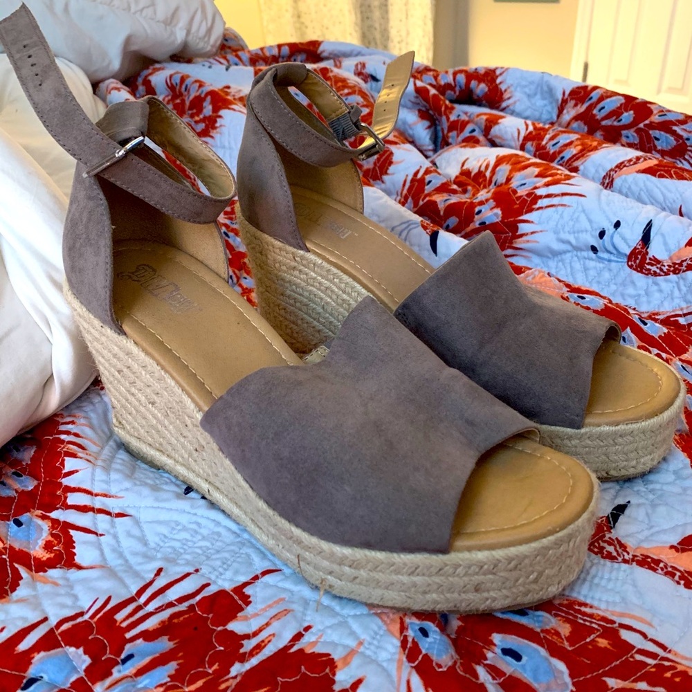 Suede wedge sandals